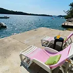 Apartament Lovely On The Private - Island Korcula *