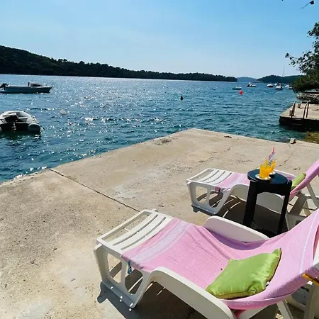 Apartment Lovely On The Private - Island Korcula Prizba