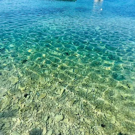 アパート Lovely On The Private - Island Korcula プリズバ