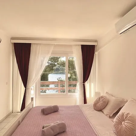 Apartment Lovely On The Private - Island Korcula Prizba